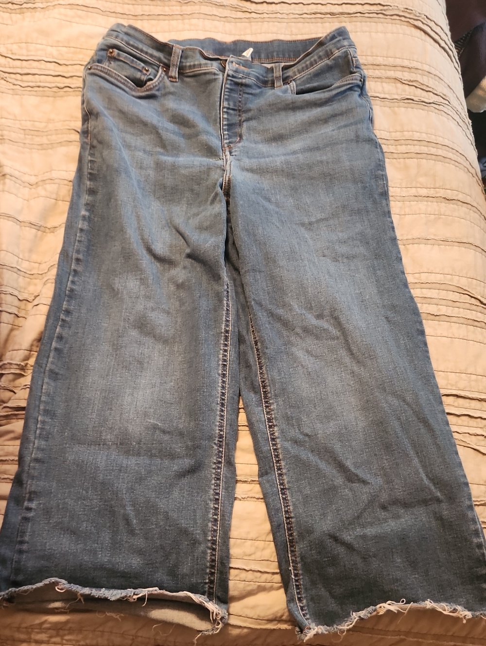 Womens Denim & Co. Cropped Wide Leg Jeans in Medium Blue